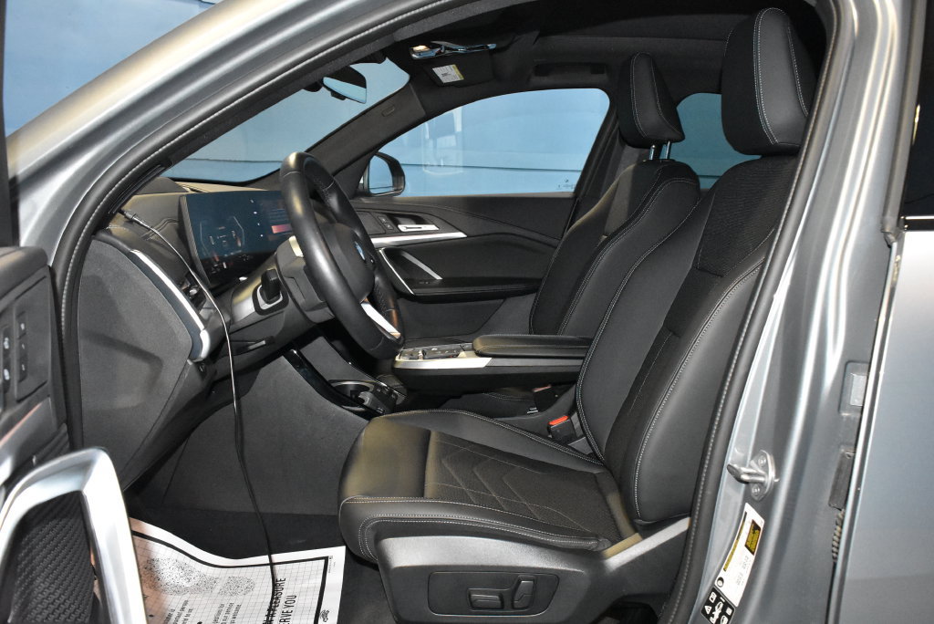 Used 2025 BMW X2 xDrive28i w/ Technology Package AWD/4WD image 8