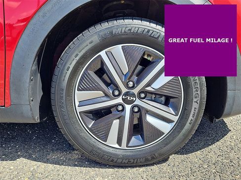 Certified 2022 Kia Niro LXS image 9