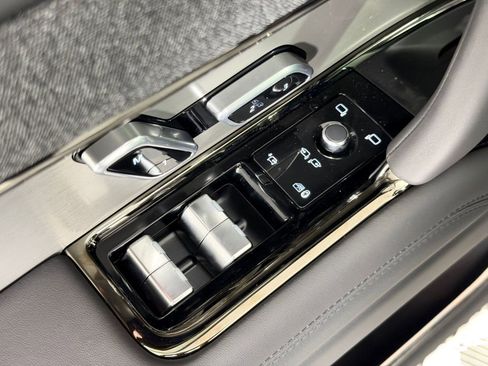 Used 2026 Land Rover Range Rover Sport SE image 22