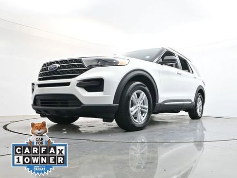 Used 2024 Ford Explorer XLT image 30