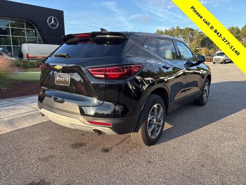Used 2025 Chevrolet Blazer LT image 3