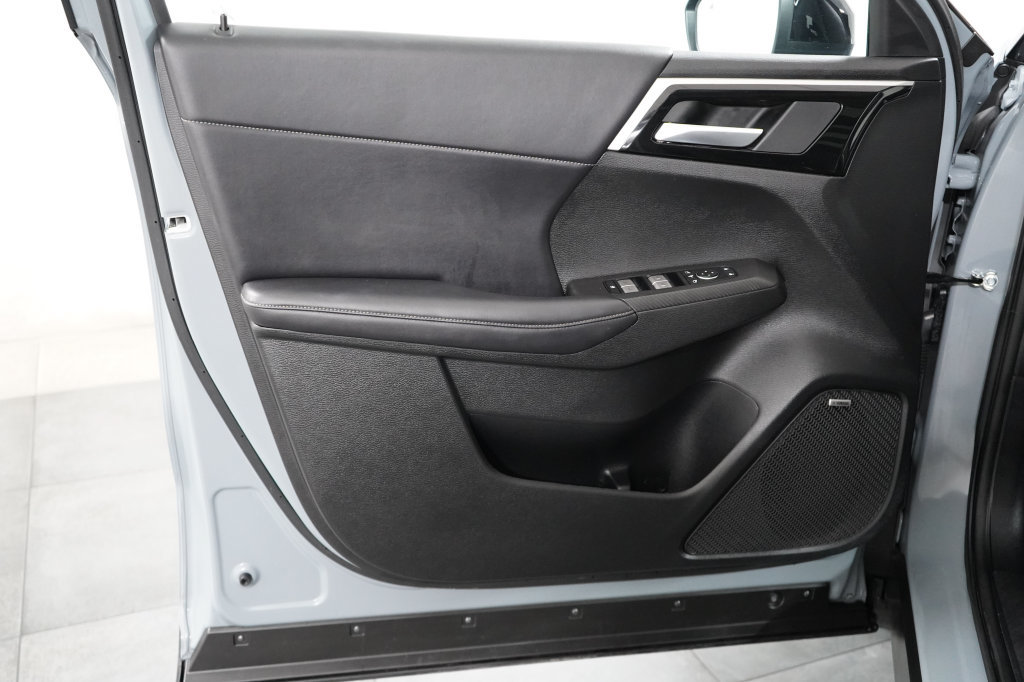 Used 2026 Mitsubishi Outlander AWD image 28