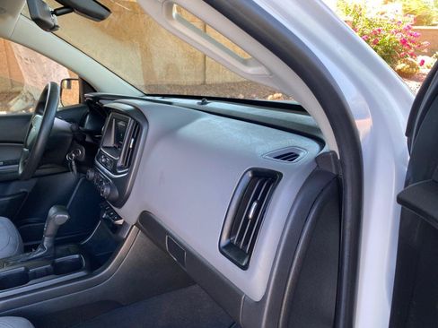 Used 2020 Chevrolet Colorado W/T w/ WT Convenience Package AWD/4WD image 45