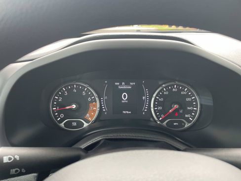 Used 2023 Jeep Renegade Latitude AWD/4WD image 33