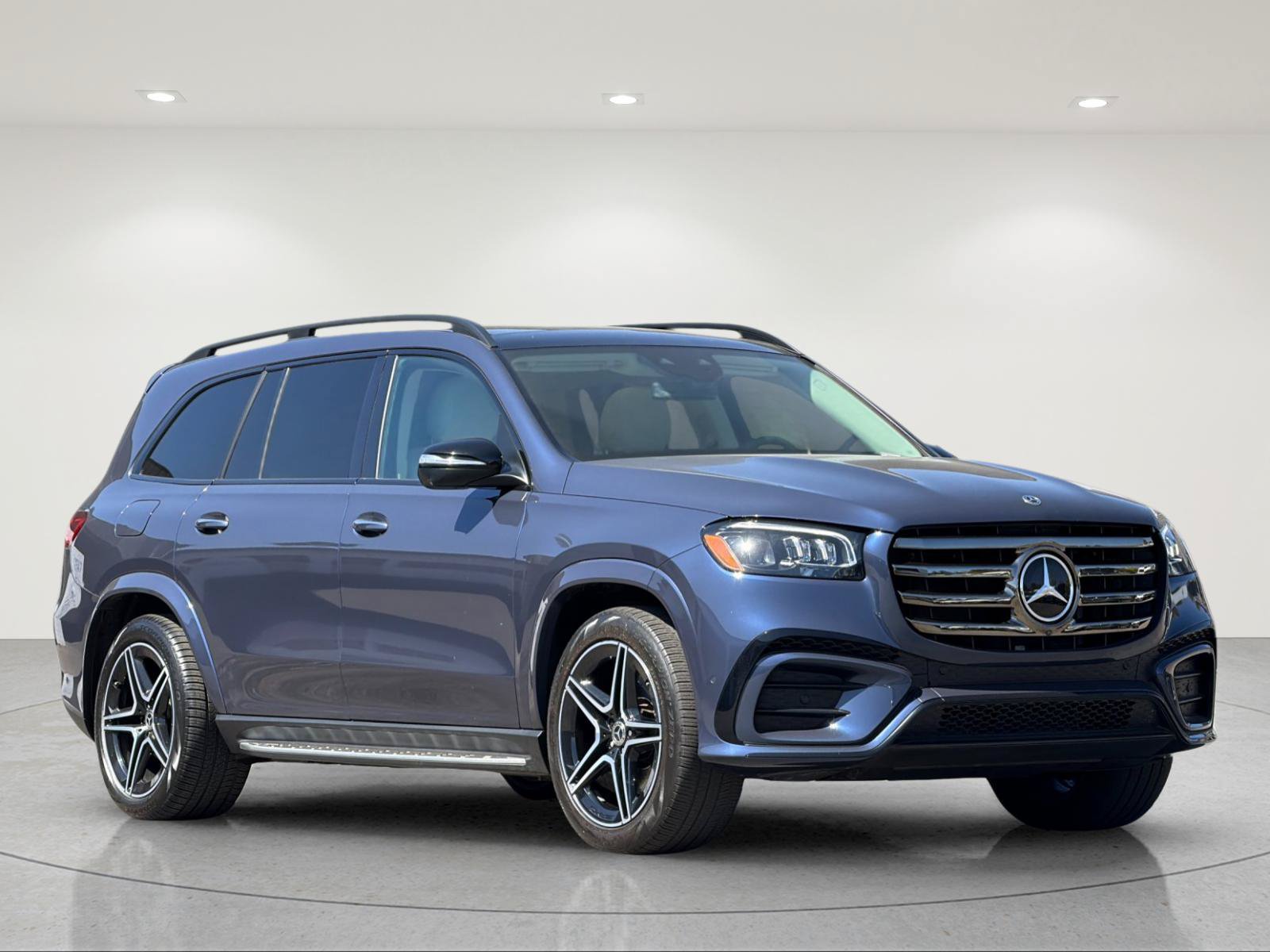 Used 2024 Mercedes-Benz GLS 450 4MATIC image 7