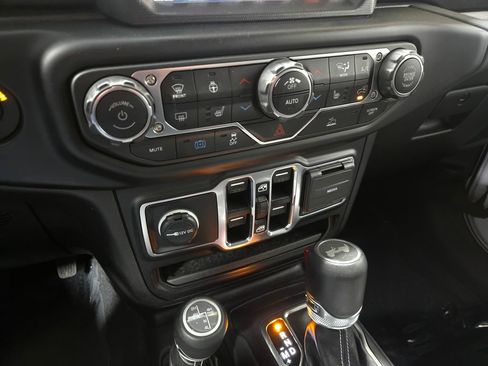 Used 2023 Jeep Wrangler Unlimited Sahara w/ Cold Weather Group image 29