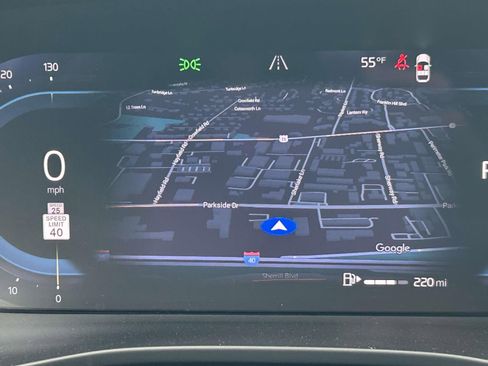 Certified 2023 Volvo XC40 B5 Plus w/ Driver Assist Package image 24