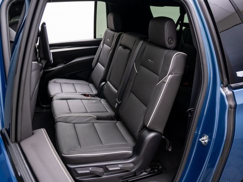 New 2026 Cadillac Escalade ESV Sport w/ Touring Package AWD/4WD image 16