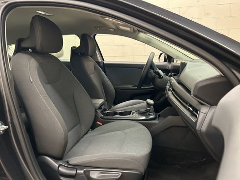 Used 2025 Kia K4 LXS image 10