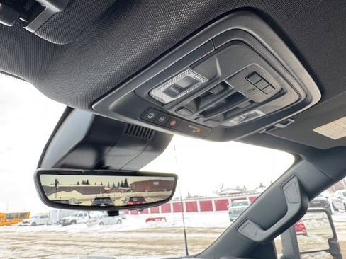 Used 2024 Chevrolet Silverado 2500 ZR2 w/ Technology Package image 47