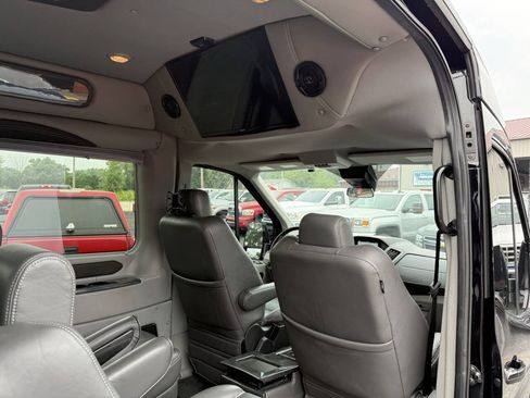 Used 2018 Ford Transit 250 148 Medium Roof w/ Exterior Upgrade Package RWD image 21