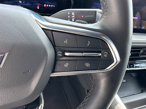 Used 2025 Chevrolet Suburban Premier image 30