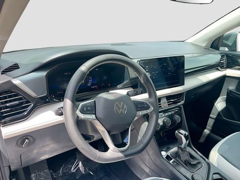Used 2025 Volkswagen Taos S AWD/4WD image 9