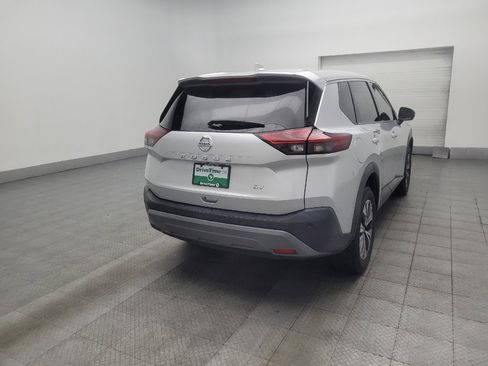 Used 2021 Nissan Rogue SV FWD image 9