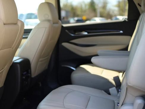 Used 2018 Buick Enclave Essence FWD image 34