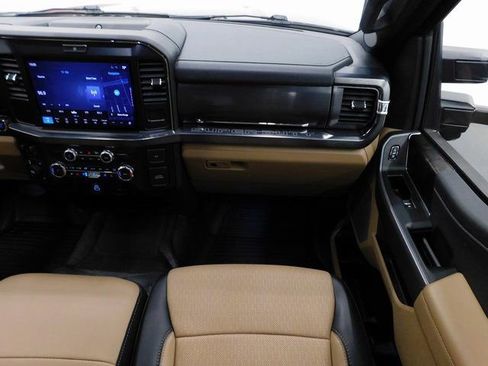 Used 2025 Ford F450 Lariat image 38