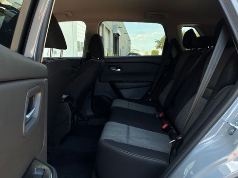 Used 2026 Nissan Rogue SV FWD image 12
