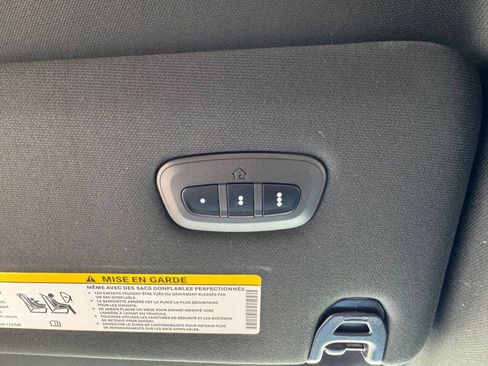 Used 2025 RAM 2500 Limited AWD/4WD image 29