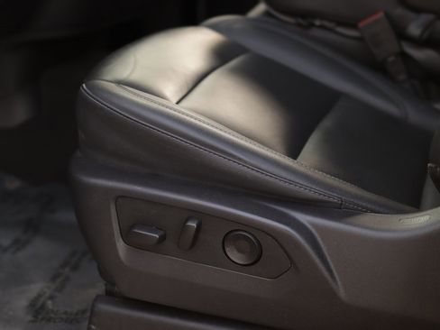 Used 2025 GMC Sierra 1500 SLT image 21