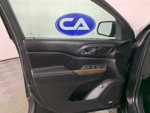 Used 2017 GMC Acadia SLE w/ Driver Alert Package I image 13