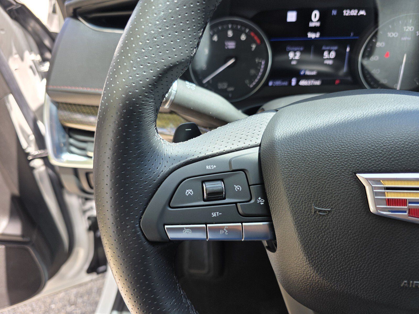 Used 2022 Cadillac XT4 Sport w/ LPO, ONYX Package FWD image 19