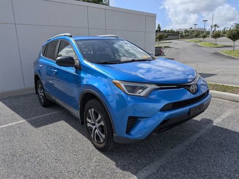 Used 2018 Toyota RAV4 LE w/ All Weather Liner Package FWD image 1