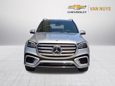 Used 2025 Mercedes-Benz GLS 580 4MATIC image 2