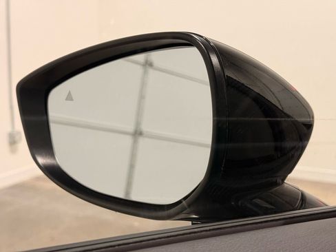 Used 2025 MAZDA CX-50 AWD 2.5 Hybrid w/ Premium Pkg image 10