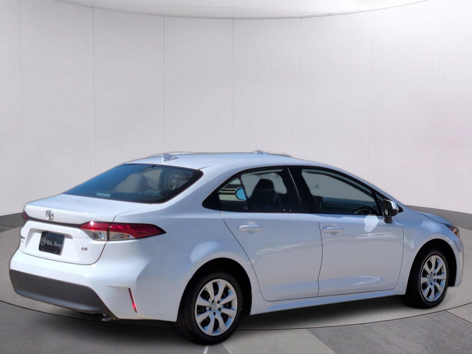 Used 2024 Toyota Corolla LE FWD image 8