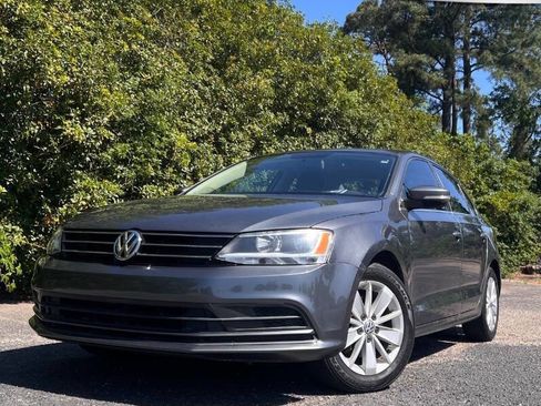 Used 2015 Volkswagen Jetta SE image 1