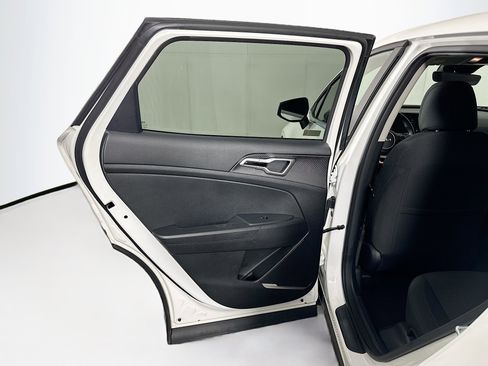 Used 2025 Kia Sportage LX image 24