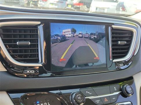 Certified 2017 Chrysler Pacifica Premium image 27