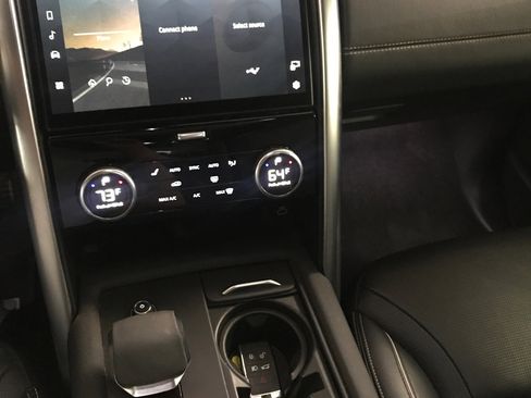 Used 2022 Land Rover Discovery S R-Dynamic image 17