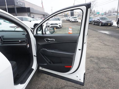 Used 2023 Kia Sportage LX image 21