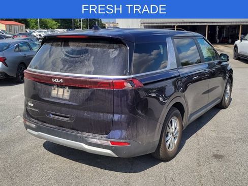 Used 2022 Kia Carnival LX FWD image 2