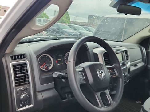 Used 2019 RAM 1500 Classic SLT AWD/4WD image 9