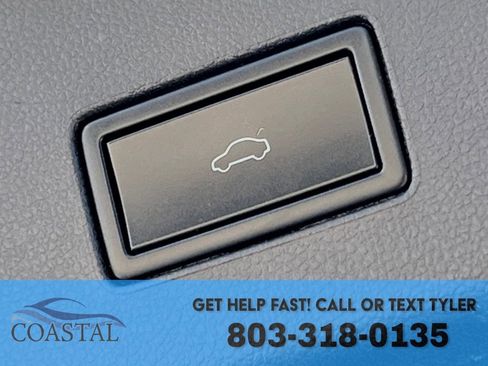 Used 2021 Volkswagen Atlas Cross Sport SE image 23