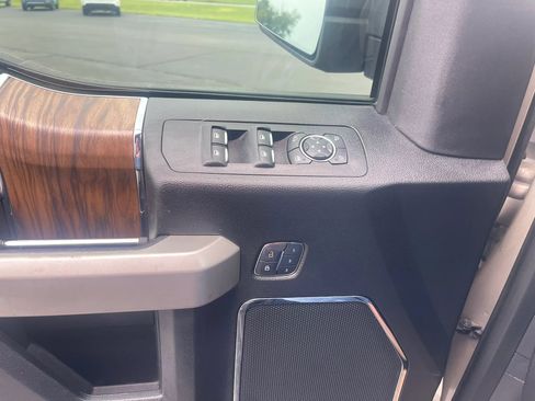 Used 2018 Ford F150 Lariat w/ Equipment Group 502A Luxury AWD/4WD image 18