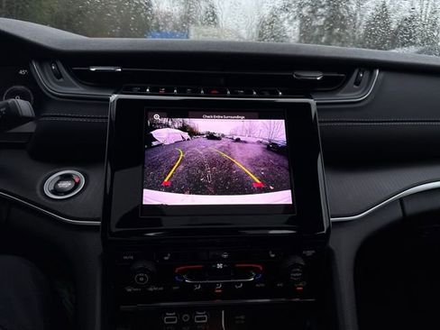 New 2025 Jeep Grand Cherokee L Altitude image 25