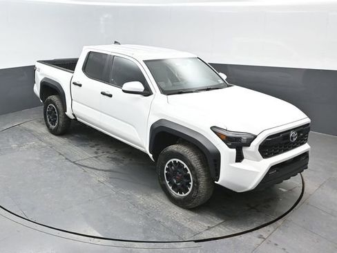 Used 2024 Toyota Tacoma TRD Off-Road AWD/4WD image 19