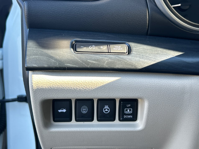 Used 2023 Nissan Maxima Platinum w/ Sport Mat Group FWD image 26