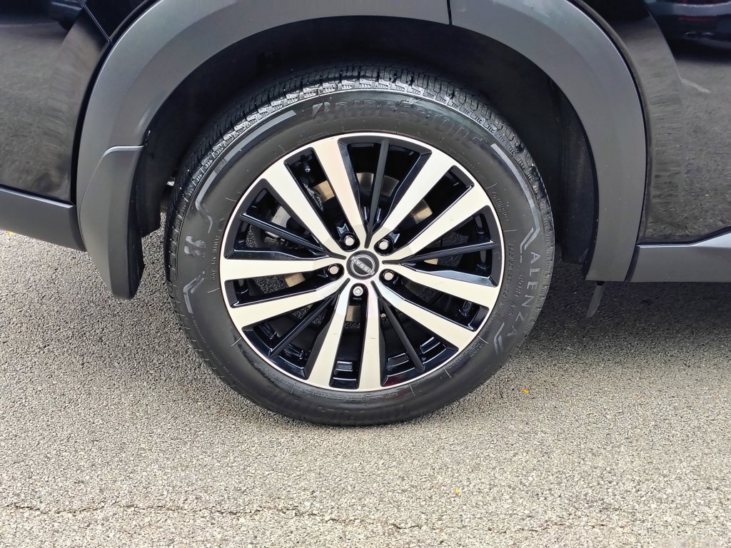 Used 2024 Nissan Pathfinder Platinum AWD/4WD image 11