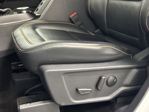 Used 2022 Ford Bronco Badlands image 16