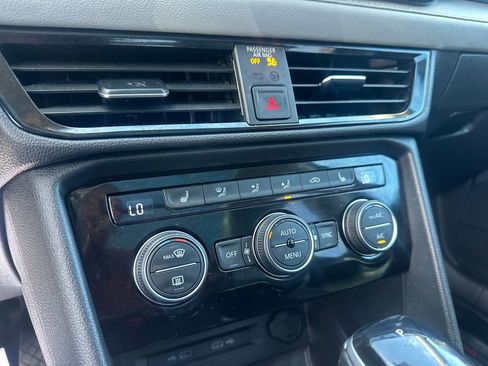 Certified 2023 Volkswagen Taos SEL AWD/4WD image 11