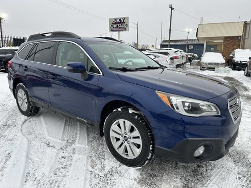 Used 2016 Subaru Outback 2.5i Premium image 3