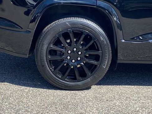 Used 2021 GMC Acadia Denali w/ Denali Ultimate Package AWD/4WD image 11