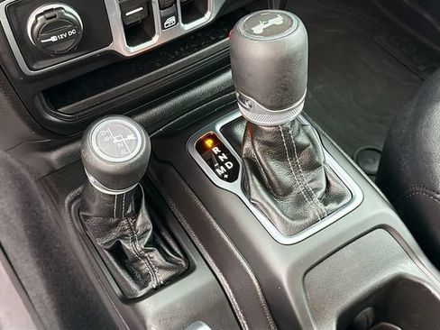 Used 2026 Jeep Wrangler Unlimited Sahara AWD/4WD image 18