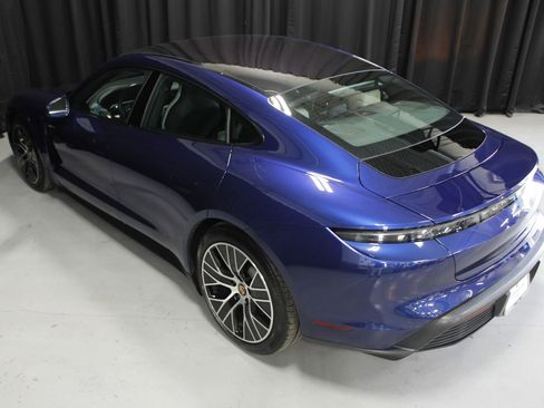 Certified 2021 Porsche Taycan image 13