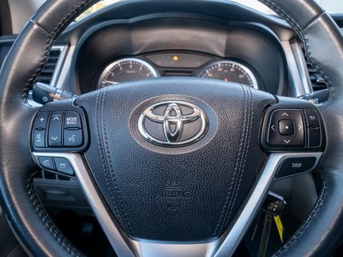 Used 2015 Toyota Highlander LE image 14