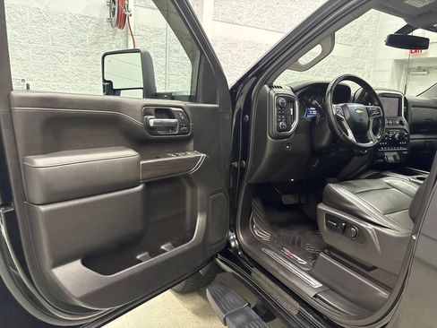 Used 2020 Chevrolet Silverado 3500 LTZ w/ LTZ Plus Package AWD/4WD image 15